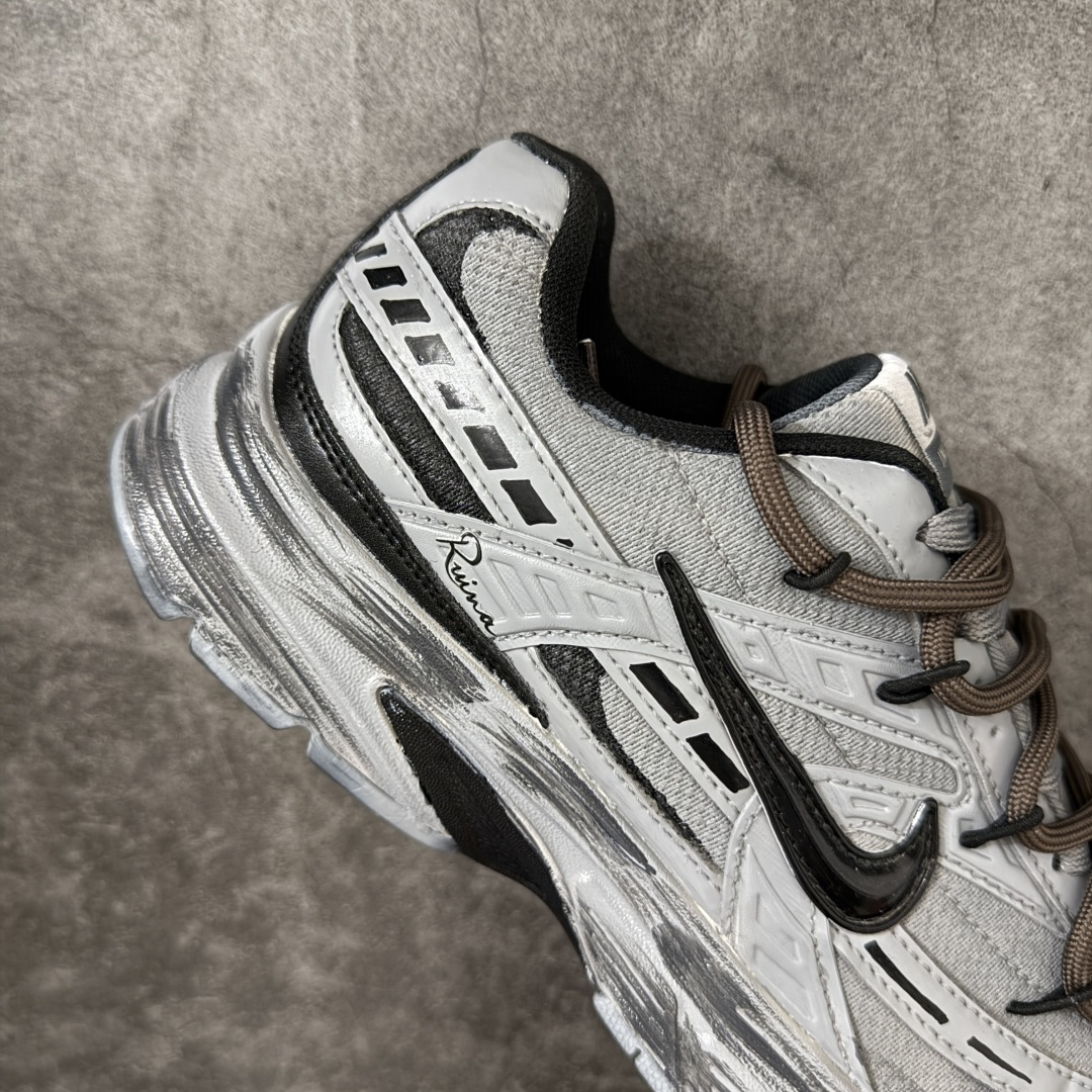 NIKE INITIATOR 创始者系列复古休闲运动舒适跑鞋 此款为人工手绘定制图案 原版基于Nike Initiato NIKE INITIATOR 创始者系列复古休闲运动舒适跑鞋 此款为人工手绘定制图案 原版基于Nike Initiato