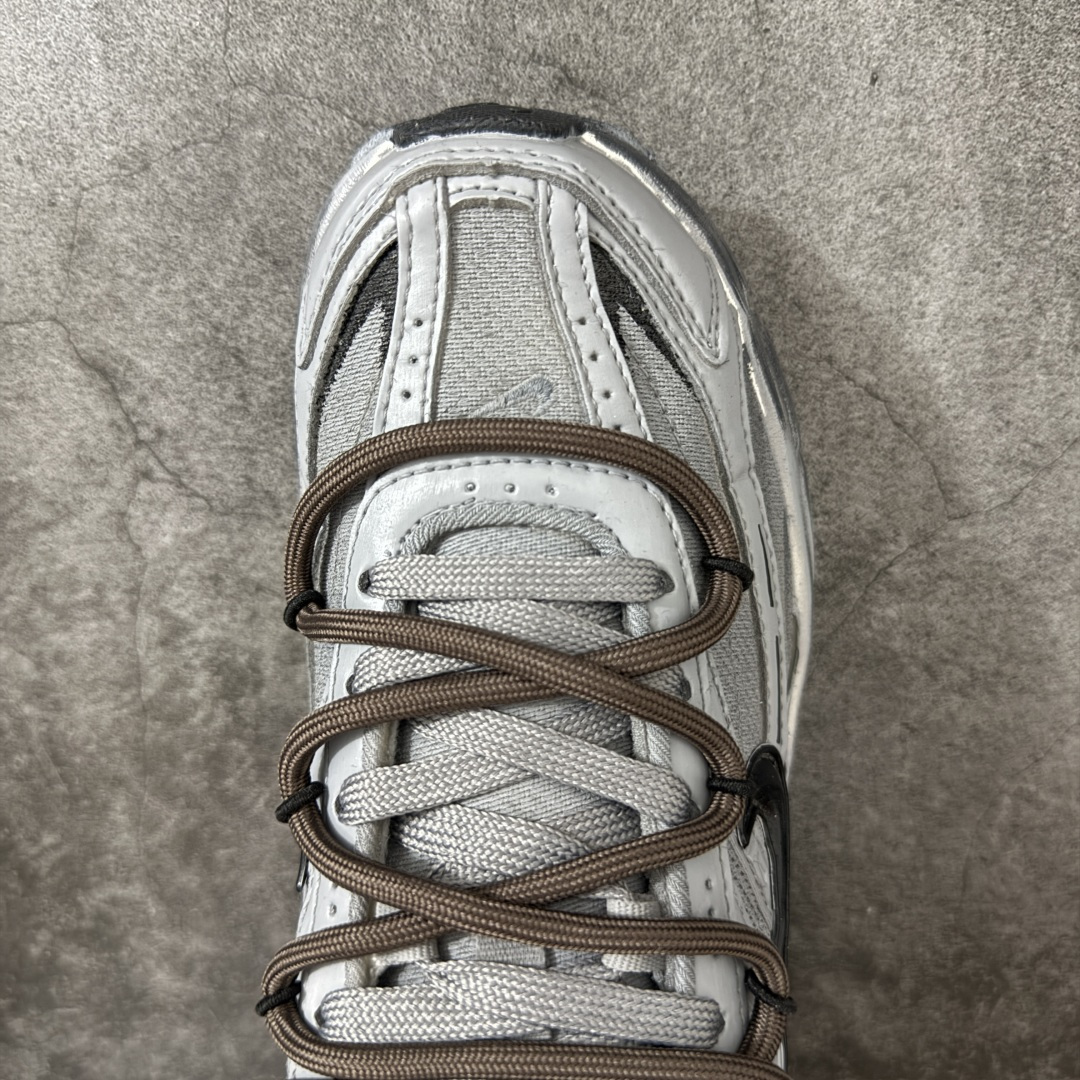 NIKE INITIATOR 创始者系列复古休闲运动舒适跑鞋 此款为人工手绘定制图案 原版基于Nike Initiato NIKE INITIATOR 创始者系列复古休闲运动舒适跑鞋 此款为人工手绘定制图案 原版基于Nike Initiato