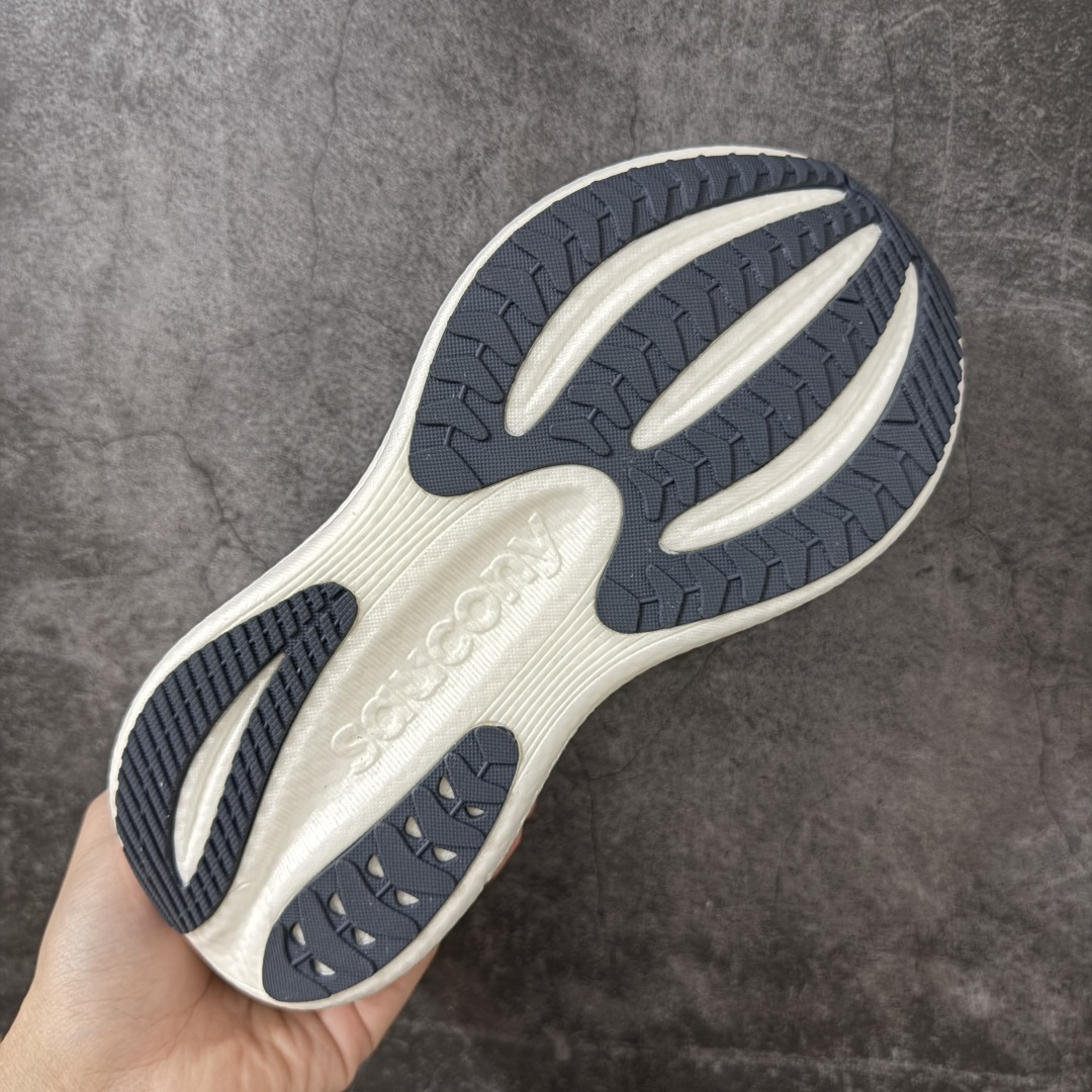 Saucony Triumph 胜利 23 舒适百搭耐磨 低帮跑步鞋 黑白S21024-200 胜利系列迭代二十余载,T Saucony Triumph 胜利 23 舒适百搭耐磨 低帮跑步鞋 黑白S21024-200 胜利系列迭代二十余载,T