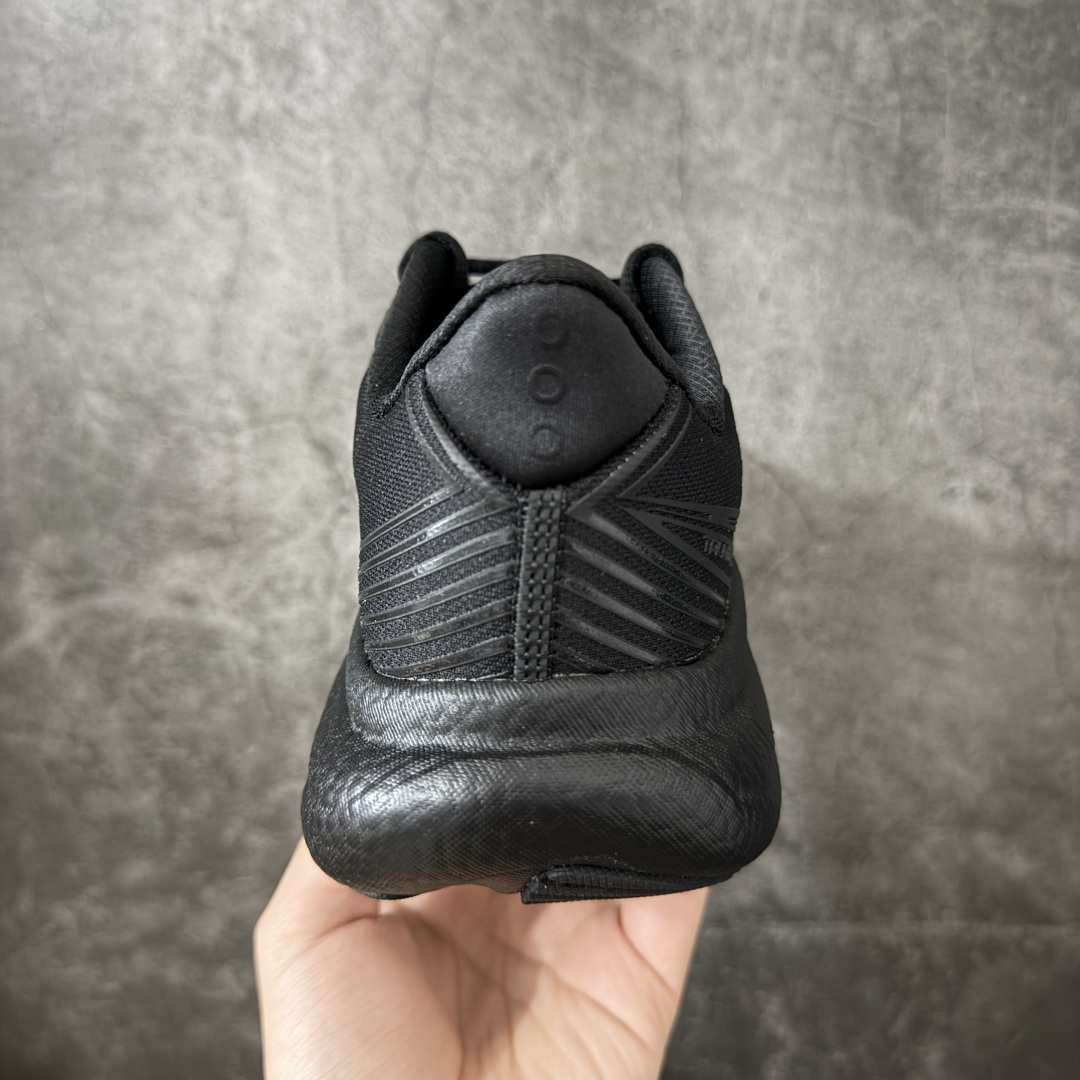 Saucony Triumph 胜利 23 舒适百搭耐磨 低帮跑步鞋 全黑S21023-201 胜利系列迭代二十余载,T Saucony Triumph 胜利 23 舒适百搭耐磨 低帮跑步鞋 全黑S21023-201 胜利系列迭代二十余载,T