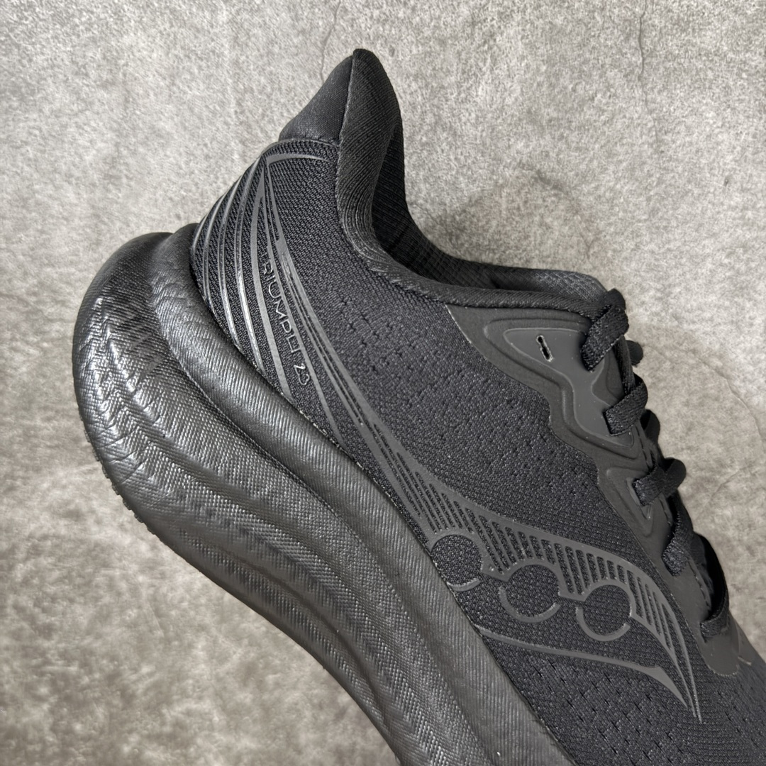 Saucony Triumph 胜利 23 舒适百搭耐磨 低帮跑步鞋 全黑S21023-201 胜利系列迭代二十余载,T Saucony Triumph 胜利 23 舒适百搭耐磨 低帮跑步鞋 全黑S21023-201 胜利系列迭代二十余载,T