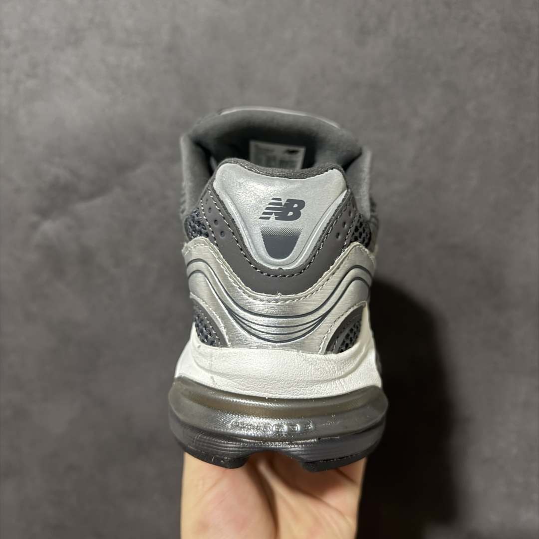 新百伦 New Balance2010英产做旧鞋款纯色绒运动鞋 厚底增高老爹鞋。此复刻经典鞋款,加入当下大热的户外元素, 新百伦 New Balance2010英产做旧鞋款纯色绒运动鞋 厚底增高老爹鞋。此复刻经典鞋款,加入当下大热的户外元素,