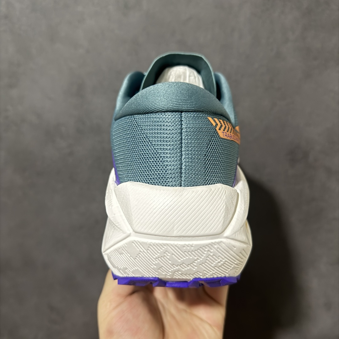 ASICS GEL-TRABUCO MAX 5 亚瑟士 网面透气 耐磨 越野跑步鞋 这双鞋的外观设计超级吸引人 简约大气 ASICS GEL-TRABUCO MAX 5 亚瑟士 网面透气 耐磨 越野跑步鞋 这双鞋的外观设计超级吸引人 简约大气