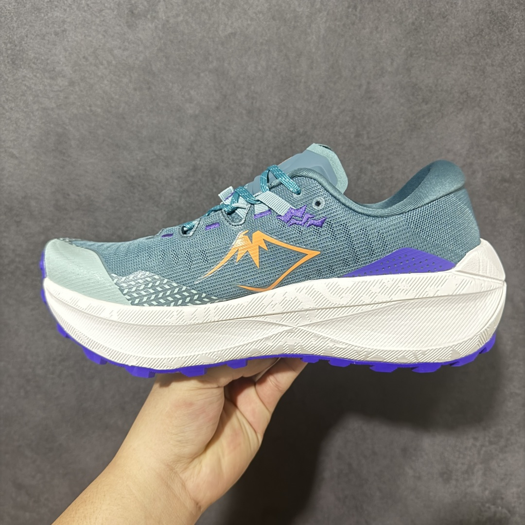 ASICS GEL-TRABUCO MAX 5 亚瑟士 网面透气 耐磨 越野跑步鞋 这双鞋的外观设计超级吸引人 简约大气 ASICS GEL-TRABUCO MAX 5 亚瑟士 网面透气 耐磨 越野跑步鞋 这双鞋的外观设计超级吸引人 简约大气