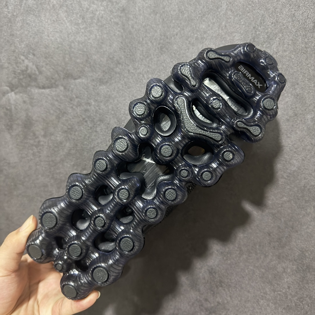 Nike Air Liquid Max 耐克 舒适贴合 耐磨防滑 全掌气垫缓震 低帮运动跑步鞋 时尚舒适的穿着感受和出众 Nike Air Liquid Max 耐克 舒适贴合 耐磨防滑 全掌气垫缓震 低帮运动跑步鞋 时尚舒适的穿着感受和出众