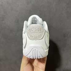 Adidas Adipista Trainers 防滑耐磨休闲鞋 货号 :HQ9161 尺码:36 36.5 37.5 Adidas Adipista Trainers 防滑耐磨休闲鞋 货号 :HQ9161 尺码:36 36.5 37.5