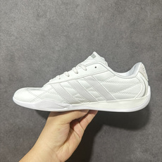 Adidas Adipista Trainers 防滑耐磨休闲鞋 货号 :HQ9161 尺码:36 36.5 37.5 Adidas Adipista Trainers 防滑耐磨休闲鞋 货号 :HQ9161 尺码:36 36.5 37.5