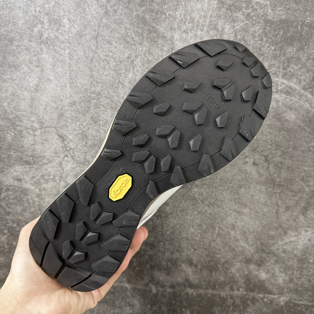始祖鸟ArcTeryx Kopec GTX M 覆盖透气男越野跑鞋 棕标刺绣灰棕色 正确后跟刺绣 完美细节版型 官方同步 始祖鸟ArcTeryx Kopec GTX M 覆盖透气男越野跑鞋 棕标刺绣灰棕色 正确后跟刺绣 完美细节版型 官方同步