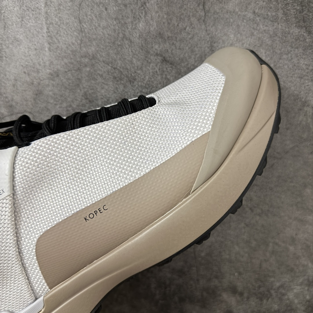 始祖鸟ArcTeryx Kopec GTX M 覆盖透气男越野跑鞋 棕标刺绣灰棕色 正确后跟刺绣 完美细节版型 官方同步 始祖鸟ArcTeryx Kopec GTX M 覆盖透气男越野跑鞋 棕标刺绣灰棕色 正确后跟刺绣 完美细节版型 官方同步