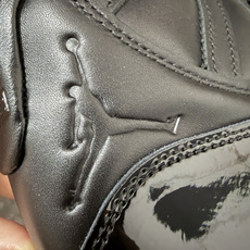 Comme Ces Garçons × Air Jordan 11 High CDG x AJ11 高帮 联名黑色 AJ Comme Ces Garçons × Air Jordan 11 High CDG x AJ11 高帮 联名黑色 AJ