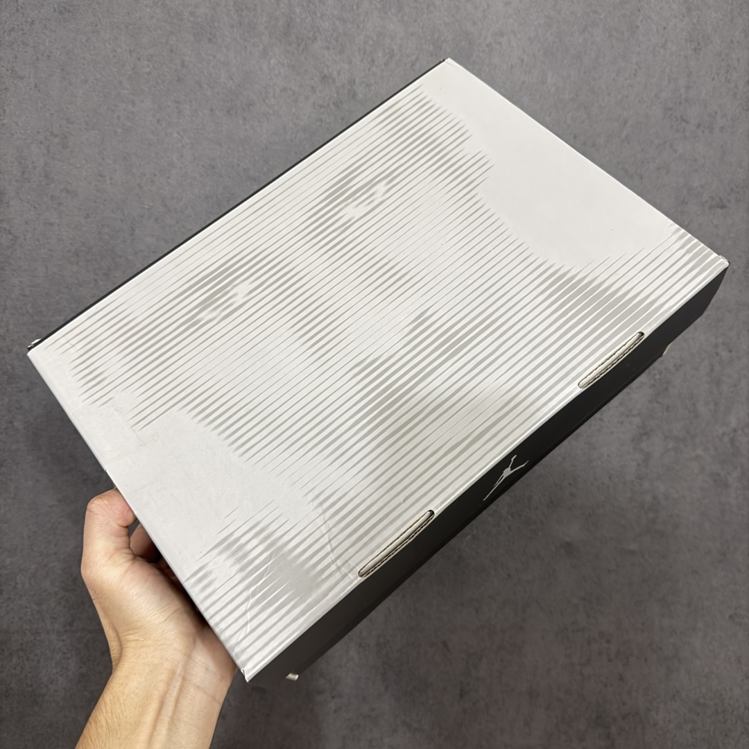 Air Jordan AJ12 Retro 潮流 中帮 复古篮球鞋 白绿雄鹿 CT8013-103 市场唯一附带GOAT Air Jordan AJ12 Retro 潮流 中帮 复古篮球鞋 白绿雄鹿 CT8013-103 市场唯一附带GOAT