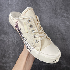 BALENCIAGA PARIS 巴黎世家 磨损做旧效果休闲帆布鞋 今年最火的一款布鞋 风格永续 永不过时 做旧复古风格 BALENCIAGA PARIS 巴黎世家 磨损做旧效果休闲帆布鞋 今年最火的一款布鞋 风格永续 永不过时 做旧复古风格