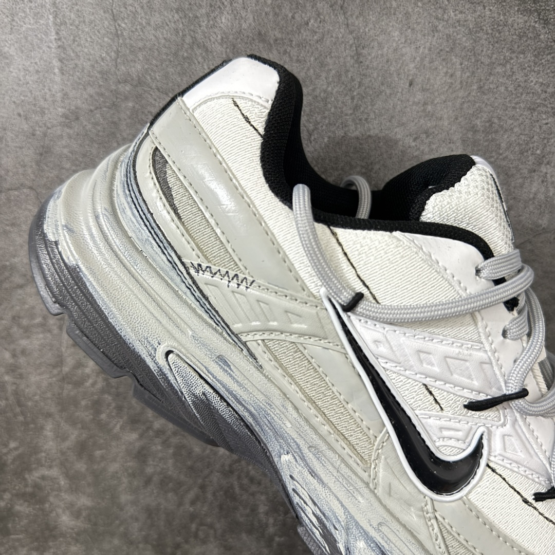 NIKE INITIATOR 创始者系列复古休闲运动舒适跑鞋 此款为人工手绘定制图案 原版基于Nike Initiato NIKE INITIATOR 创始者系列复古休闲运动舒适跑鞋 此款为人工手绘定制图案 原版基于Nike Initiato