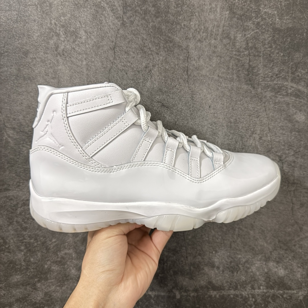 Comme Ces Garçons × Air Jordan 11 High CDG x AJ11 高帮 联名白色 AJ Comme Ces Garçons × Air Jordan 11 High CDG x AJ11 高帮 联名白色 AJ