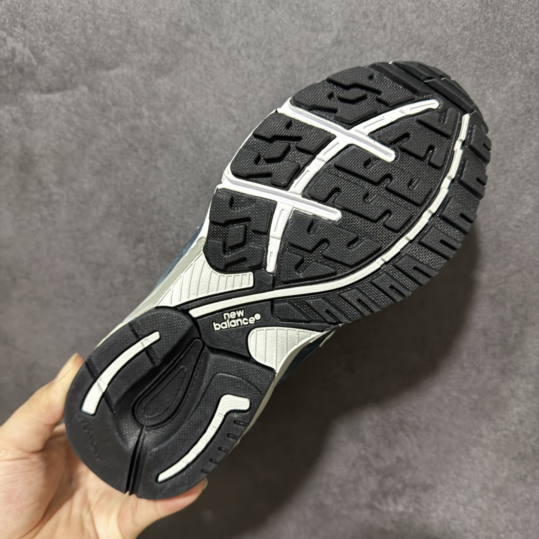 New Balance 新百伦NB992 总统复古慢跑鞋 正确3M反光细节 原楦原纸版开发 正确6层组合底模精密开发 后 New Balance 新百伦NB992 总统复古慢跑鞋 正确3M反光细节 原楦原纸版开发 正确6层组合底模精密开发 后