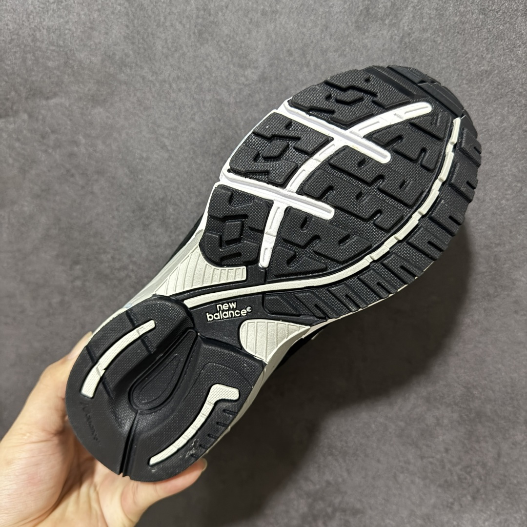 New Balance 新百伦NB992 总统复古慢跑鞋 正确3M反光细节 原楦原纸版开发 正确6层组合底模精密开发 后 New Balance 新百伦NB992 总统复古慢跑鞋 正确3M反光细节 原楦原纸版开发 正确6层组合底模精密开发 后