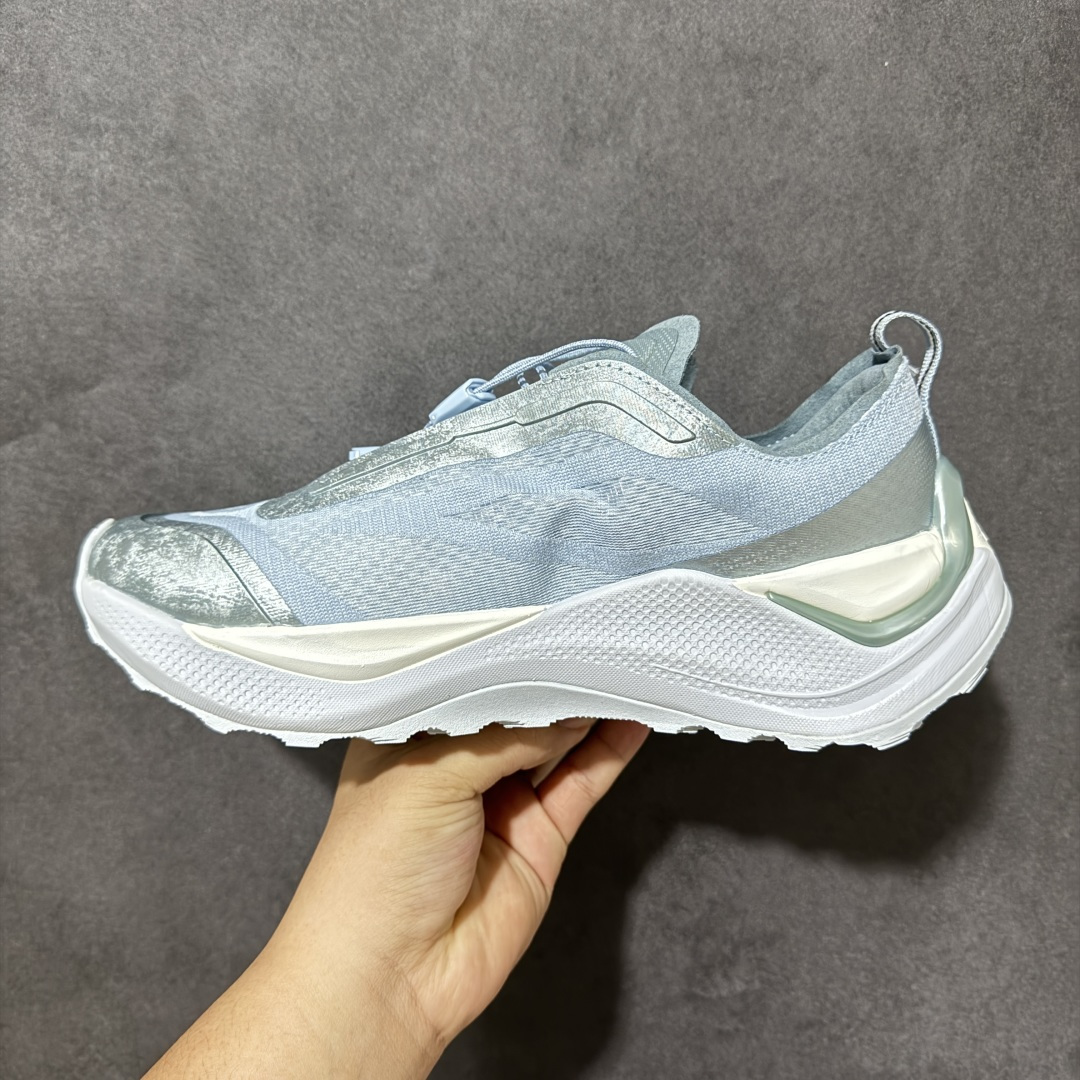 阿迪达斯 Holo Peak 低帮休闲跑步鞋 货号：KZ9997 尺码：36 36.5 37 38 38.5 39 40