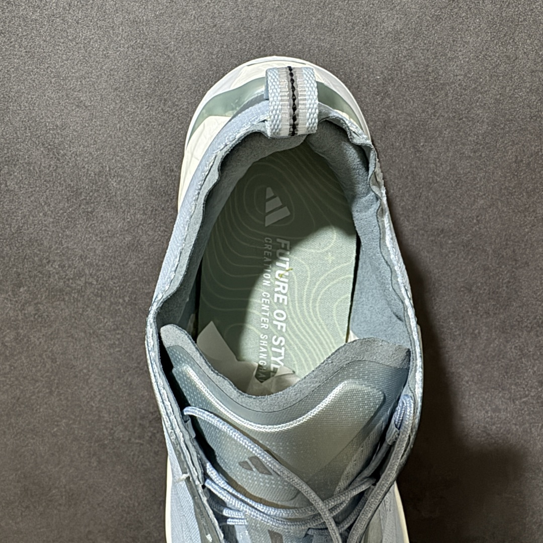 阿迪达斯 Holo Peak 低帮休闲跑步鞋 货号：KZ9997 尺码：36 36.5 37 38 38.5 39 40