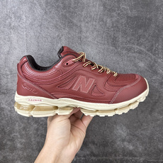 New Balance x KITH NB 2011 Ronnie Fieg拼接舒适跑步鞋 男女同款 酒红 这款New New Balance x KITH NB 2011 Ronnie Fieg拼接舒适跑步鞋 男女同款 酒红 这款New
