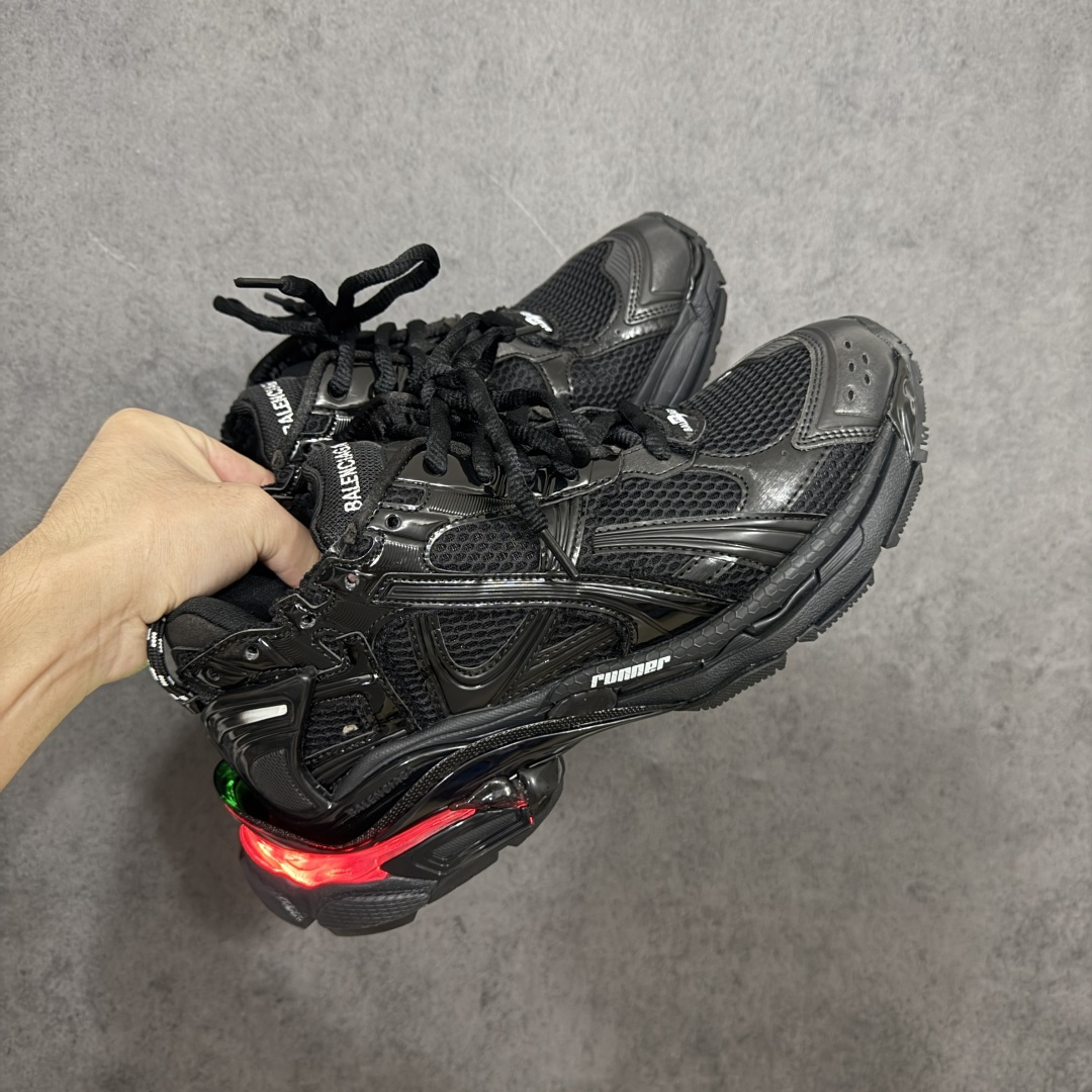 巴黎世家 七代半灯鞋Balenciaga 巴黎7.5巴黎世家 最新配色潮流复古休闲鞋 独家采用大容量锂电，反复按压10万