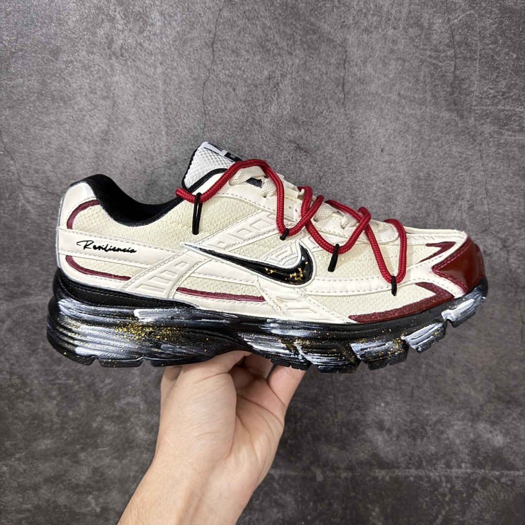 NIKE INITIATOR 创始者系列复古休闲运动舒适跑鞋 此款为人工手绘定制图案 原版基于Nike Initiato NIKE INITIATOR 创始者系列复古休闲运动舒适跑鞋 此款为人工手绘定制图案 原版基于Nike Initiato