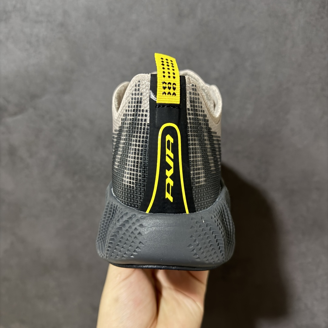 Nike Ava X 耐克 舒适百搭耐磨低帮 休闲跑步鞋 采用轻盈的机能型织物鞋面 专为四季穿着而设计 流线型TPU包覆