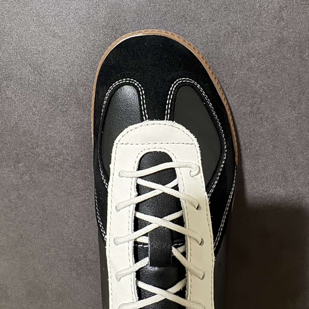 Ecco Biomc Artile Colour Extras 爱步男士低帮休闲鞋 牛皮材质 尺码：39-44 货号： 