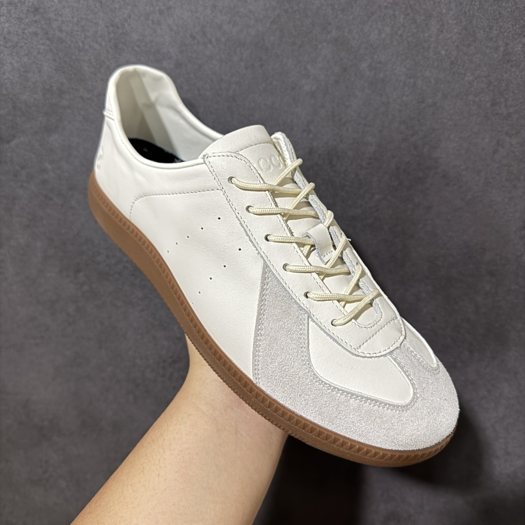 Ecco Biomc Artile Colour Extras 爱步男士低帮休闲鞋 牛皮材质 尺码：39-44 货号： 