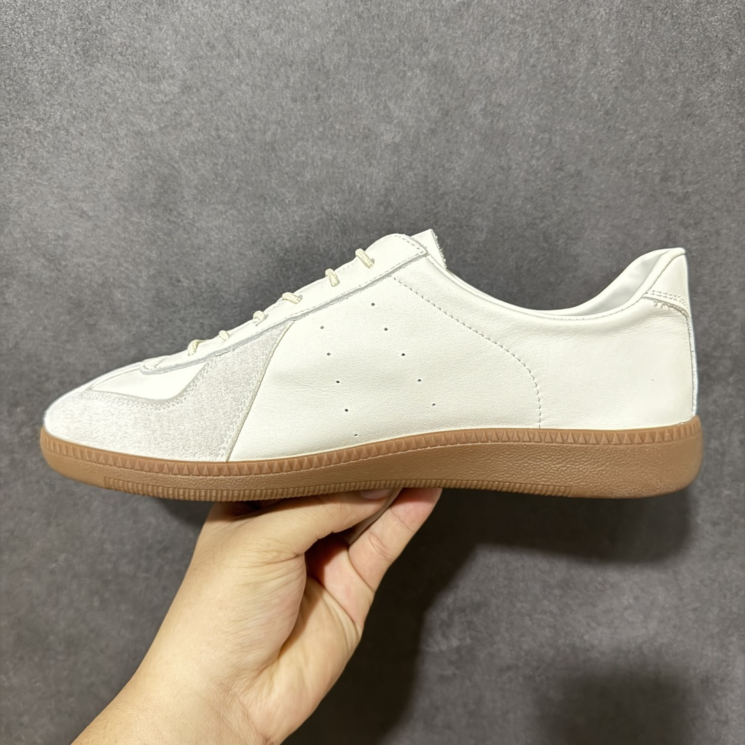 Ecco Biomc Artile Colour Extras 爱步男士低帮休闲鞋 牛皮材质 尺码：39-44 货号： 