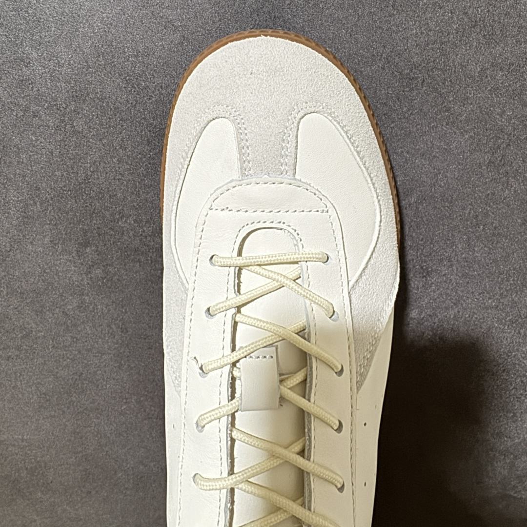 Ecco Biomc Artile Colour Extras 爱步男士低帮休闲鞋 牛皮材质 尺码：39-44 货号： 