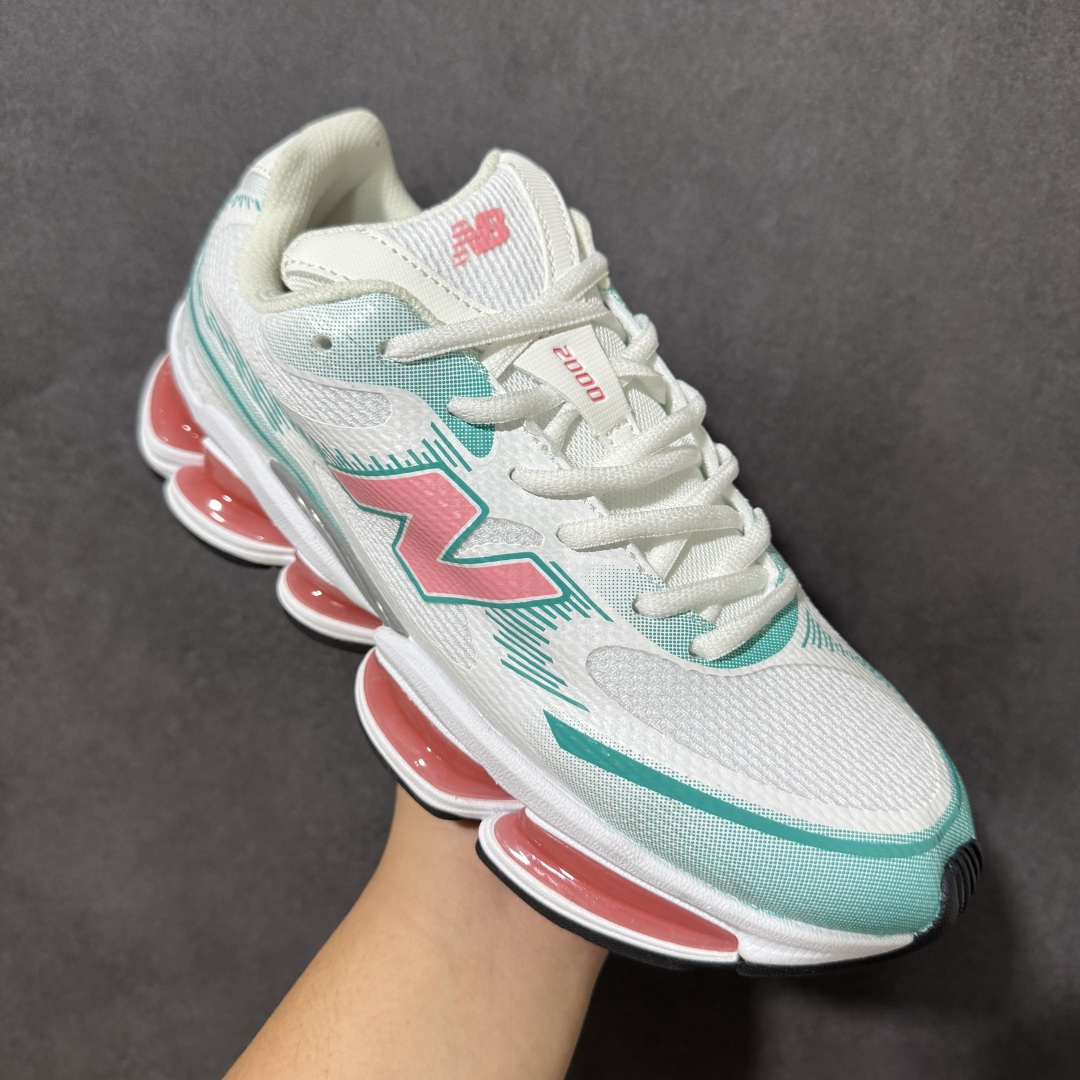 New Balance 新百伦 NB2000 网面休闲鞋 复古还要机能，NB官方重磅新品。一款融合复古设计与现代科技的跑