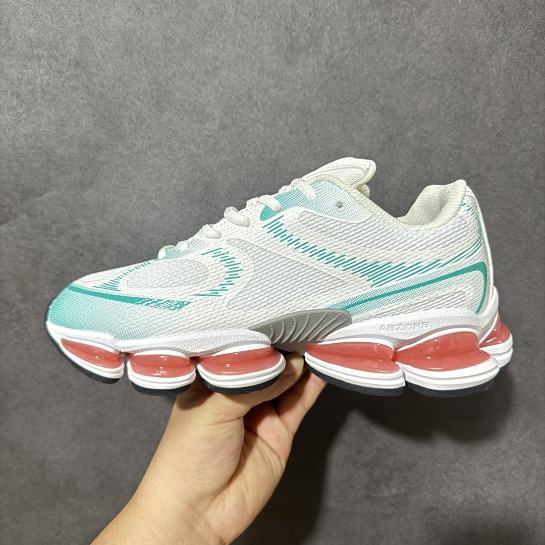 New Balance 新百伦 NB2000 网面休闲鞋 复古还要机能，NB官方重磅新品。一款融合复古设计与现代科技的跑