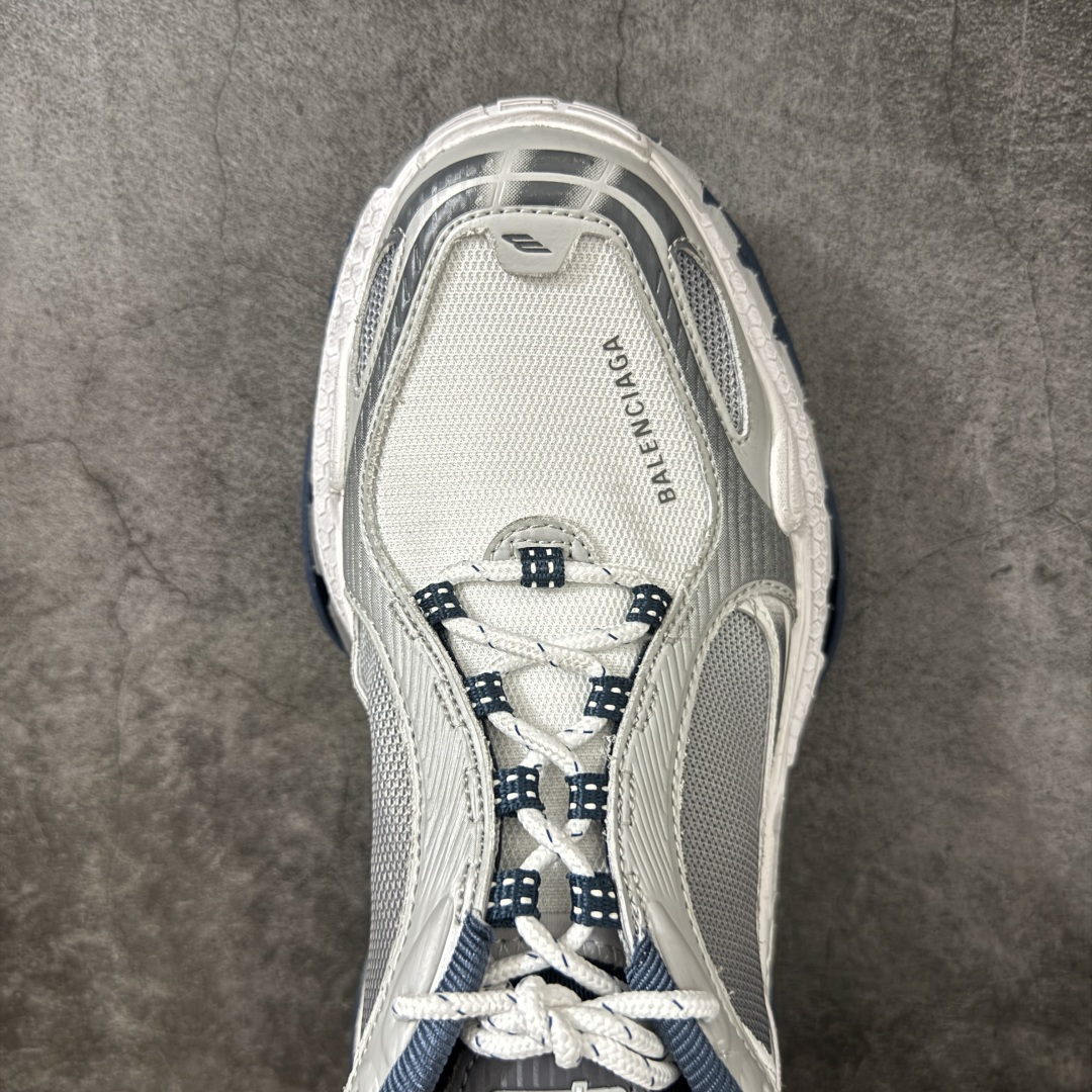 Balenciaga巴黎世家 Triple S .2 厚底系带 低帮 老爹鞋半拖 Balenciaga是由被誉为代表二十