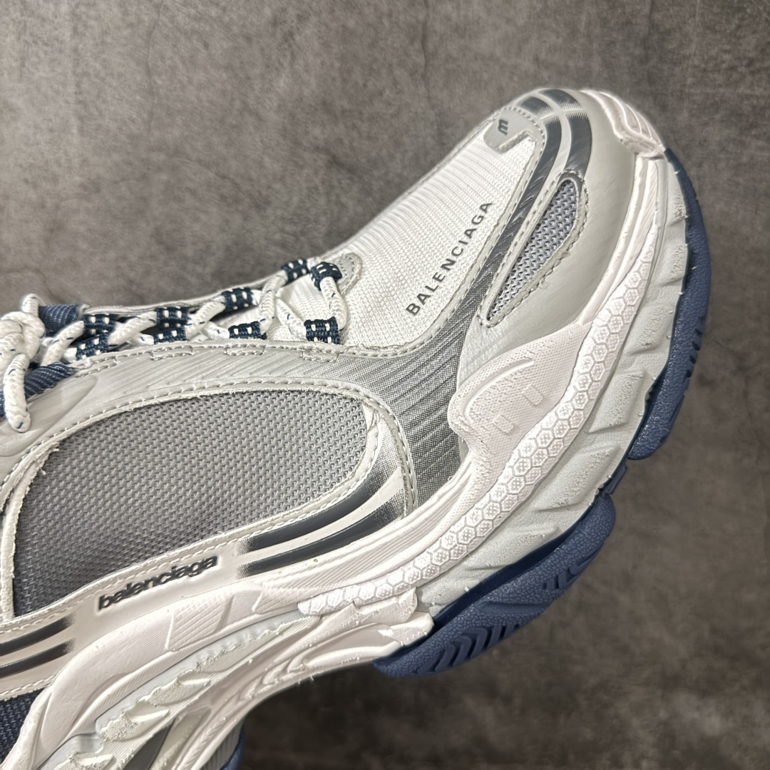 Balenciaga巴黎世家 Triple S .2 厚底系带 低帮 老爹鞋半拖 Balenciaga是由被誉为代表二十