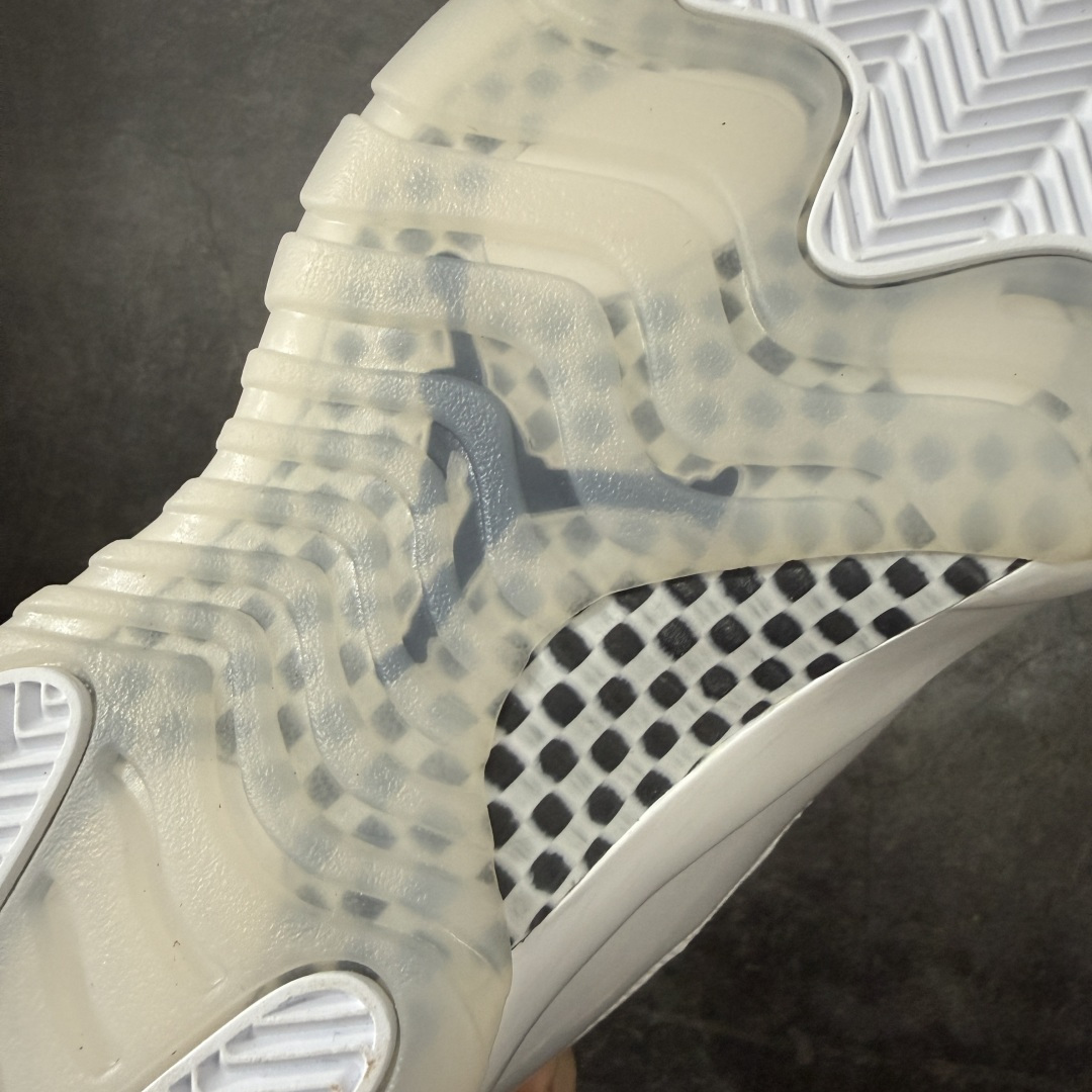 Comme Ces Garçons × Air Jordan 11 High CDG x AJ11 高帮 联名白色 AJ