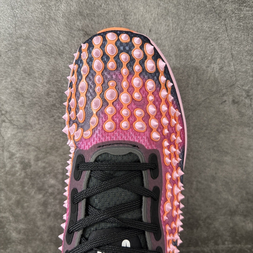 Nike VOMERO PREMIUM 耐克 舒适减震防滑 低帮跑步鞋 全掌ReactX泡绵中底 前掌和后跟还配备了Ai