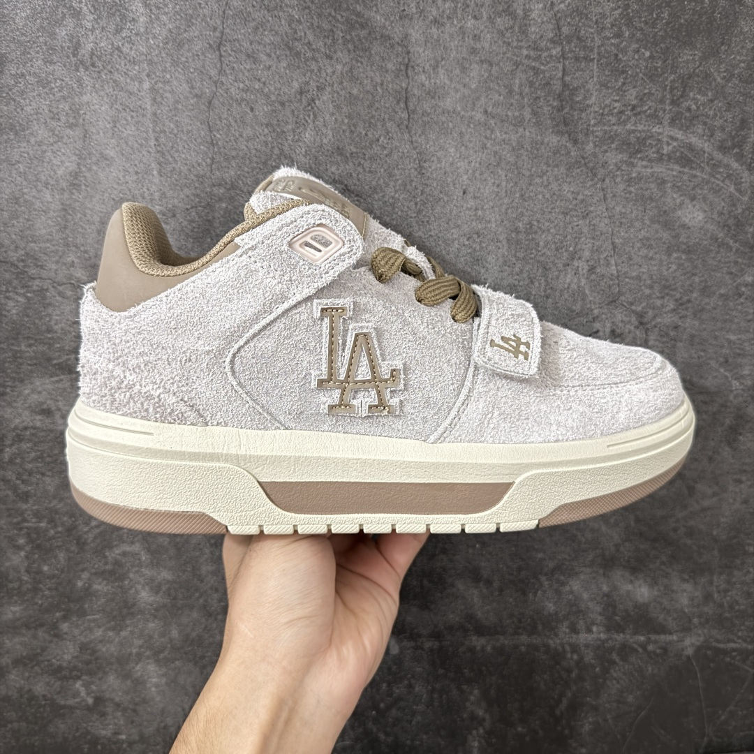 全新MLB Chunky Liner Classic Monogarm中帮板鞋 韩国洋基队棒球联盟MLB NY网红老爹鞋 全新MLB Chunky Liner Classic Monogarm中帮板鞋 韩国洋基队棒球联盟MLB NY网红老爹鞋