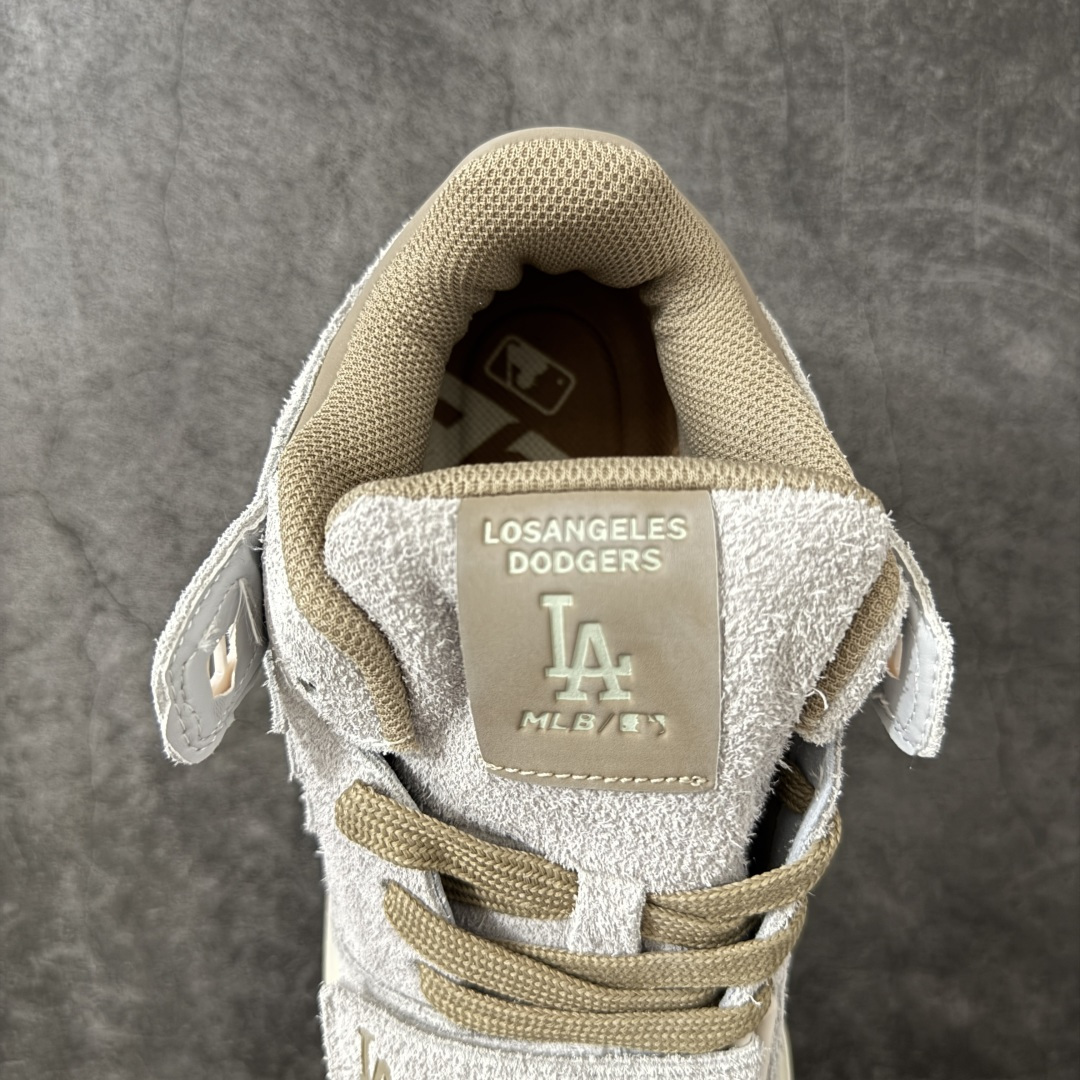 全新MLB Chunky Liner Classic Monogarm中帮板鞋 韩国洋基队棒球联盟MLB NY网红老爹鞋