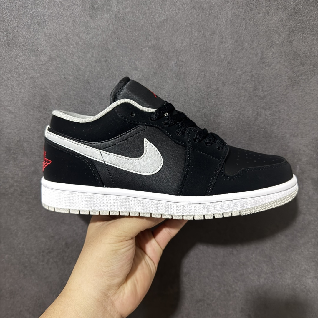 Nike Air Jordan 1 Low AJ1 乔1 耐克 低帮休闲板鞋 同步官方配色 货号: 032 尺码:36 Nike Air Jordan 1 Low AJ1 乔1 耐克 低帮休闲板鞋 同步官方配色 货号: 032 尺码:36