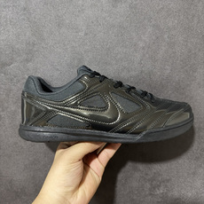 NIKE GATO 低帮生活休闲鞋 透气网布眼融入皮革,织和物合成材质覆面,营造21世初纪的畅跑美学概念。泡棉中底盈轻缓 NIKE GATO 低帮生活休闲鞋 透气网布眼融入皮革,织和物合成材质覆面,营造21世初纪的畅跑美学概念。泡棉中底盈轻缓