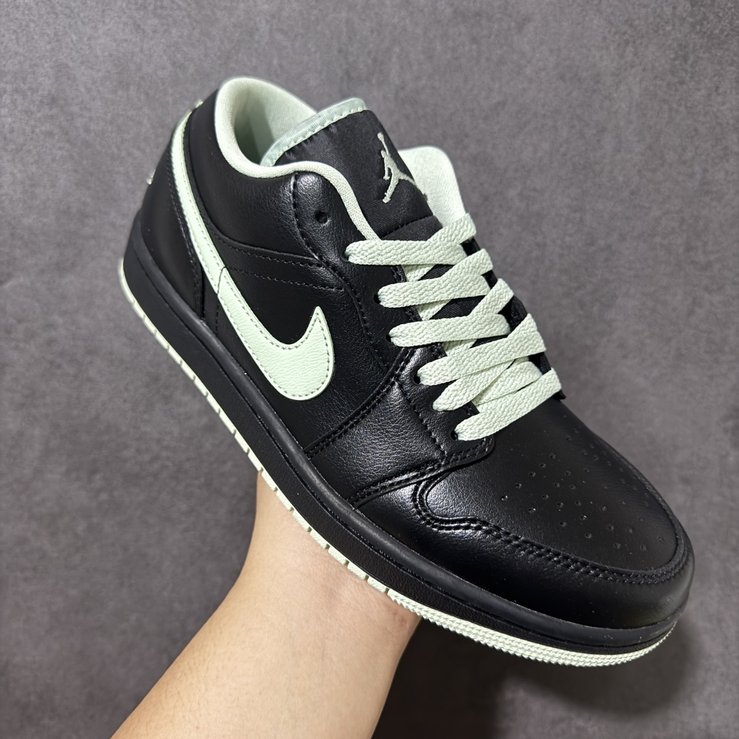 Nike Air Jordan 1 Low AJ1 乔1 耐克 低帮休闲板鞋 同步官方配色 货号:DC0774 008 