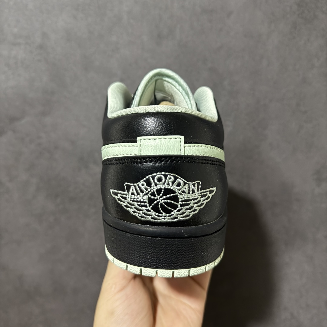 Nike Air Jordan 1 Low AJ1 乔1 耐克 低帮休闲板鞋 同步官方配色 货号:DC0774 008 