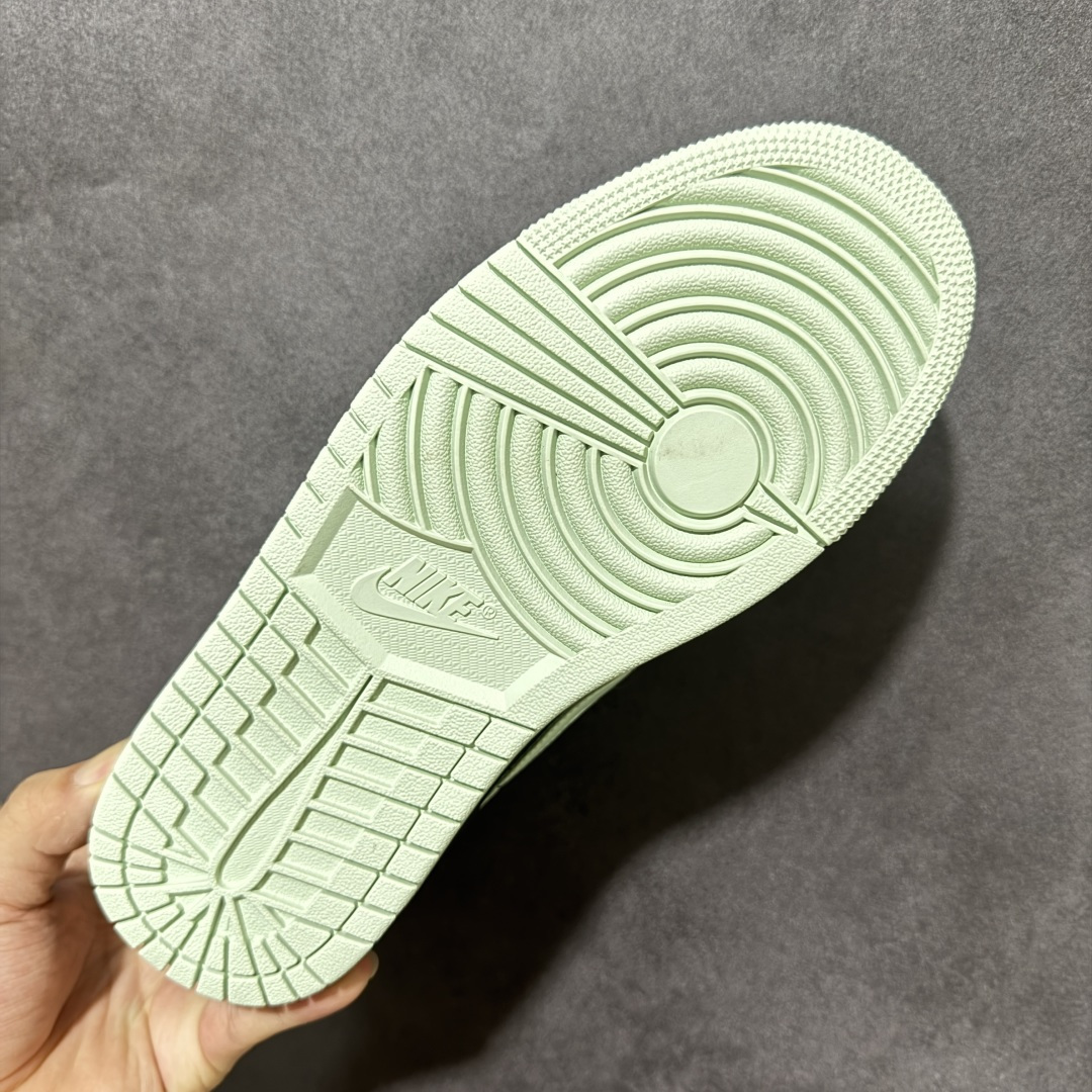 Nike Air Jordan 1 Low AJ1 乔1 耐克 低帮休闲板鞋 同步官方配色 货号:DC0774 008 