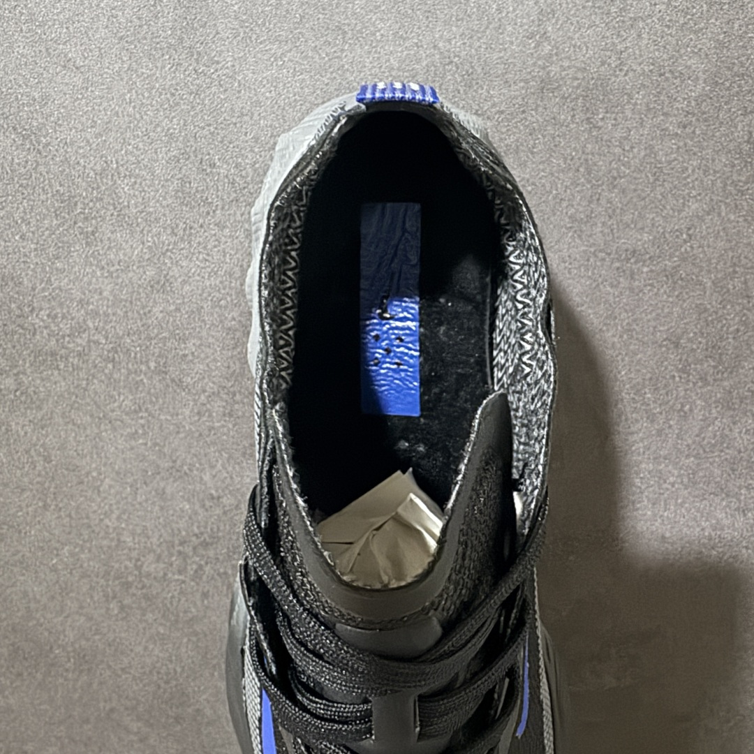 Nike NIKE AVA X耐克顶级迈柔」路跑鞋，通过超强缓震与舒适度的全面提升令跑步更加轻松，缓解冲击压力，加快恢复