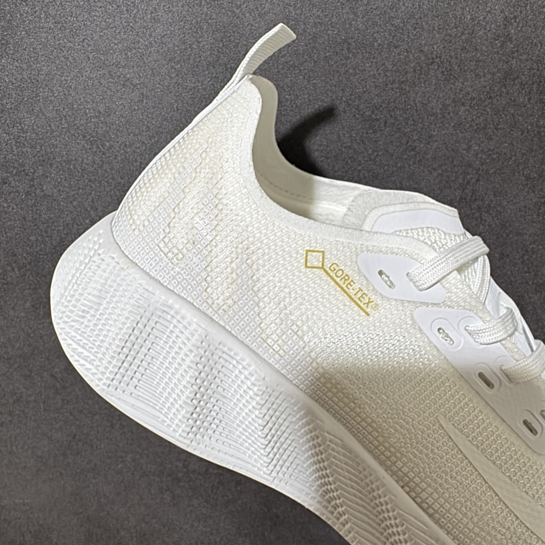Nike NIKE AVA X耐克顶级迈柔」路跑鞋，通过超强缓震与舒适度的全面提升令跑步更加轻松，缓解冲击压力，加快恢复