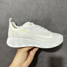 Nike NIKE AVA X耐克顶级迈柔」路跑鞋,通过超强缓震与舒适度的全面提升令跑步更加轻松,缓解冲击压力,加快恢复 Nike NIKE AVA X耐克顶级迈柔」路跑鞋,通过超强缓震与舒适度的全面提升令跑步更加轻松,缓解冲击压力,加快恢复
