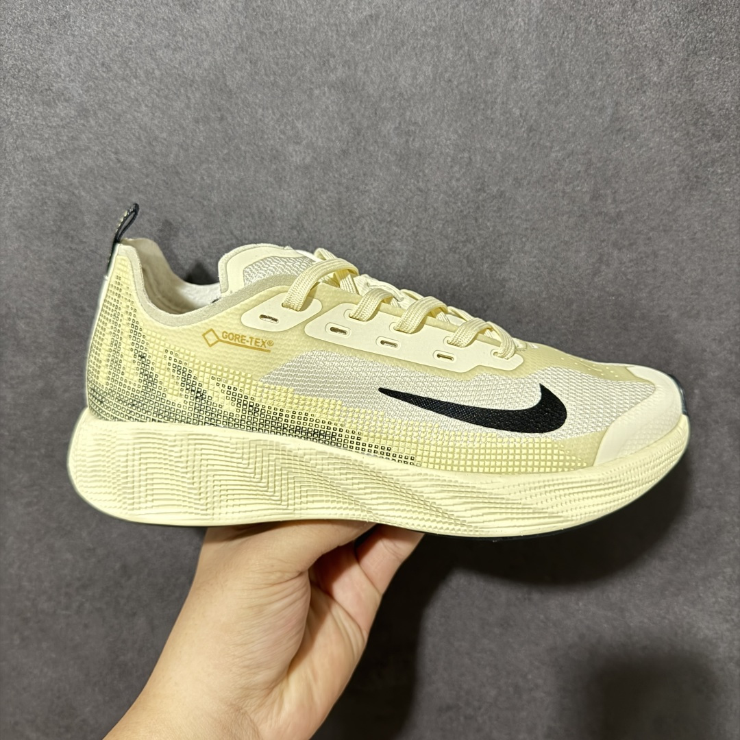 Nike NIKE AVA X耐克顶级迈柔」路跑鞋,通过超强缓震与舒适度的全面提升令跑步更加轻松,缓解冲击压力,加快恢复 Nike NIKE AVA X耐克顶级迈柔」路跑鞋,通过超强缓震与舒适度的全面提升令跑步更加轻松,缓解冲击压力,加快恢复