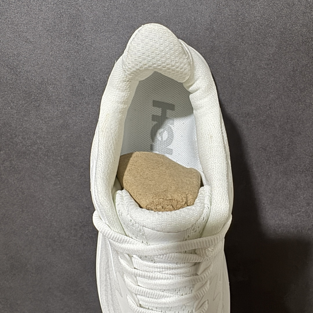 HOKA M CLIFTON 10 轻量低帮户外越野跑鞋 户外山脉越野轻量运动跑鞋 鞋面用轻的无缝架构 鞋带用了弹性不易