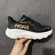 HOKA M CLIFTON 10 轻量低帮户外越野跑鞋 户外山脉越野轻量运动跑鞋 鞋面用轻的无缝架构 鞋带用了弹性不易 HOKA M CLIFTON 10 轻量低帮户外越野跑鞋 户外山脉越野轻量运动跑鞋 鞋面用轻的无缝架构 鞋带用了弹性不易
