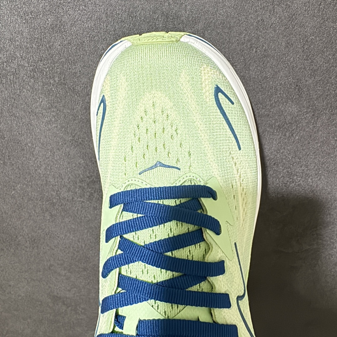 HOKA M CLIFTON 10 轻量低帮户外越野跑鞋 户外山脉越野轻量运动跑鞋 鞋面用轻的无缝架构 鞋带用了弹性不易